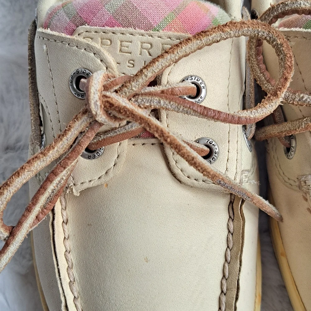 Sperry top-sider boat slip on cream pink  shoes. Size 8.